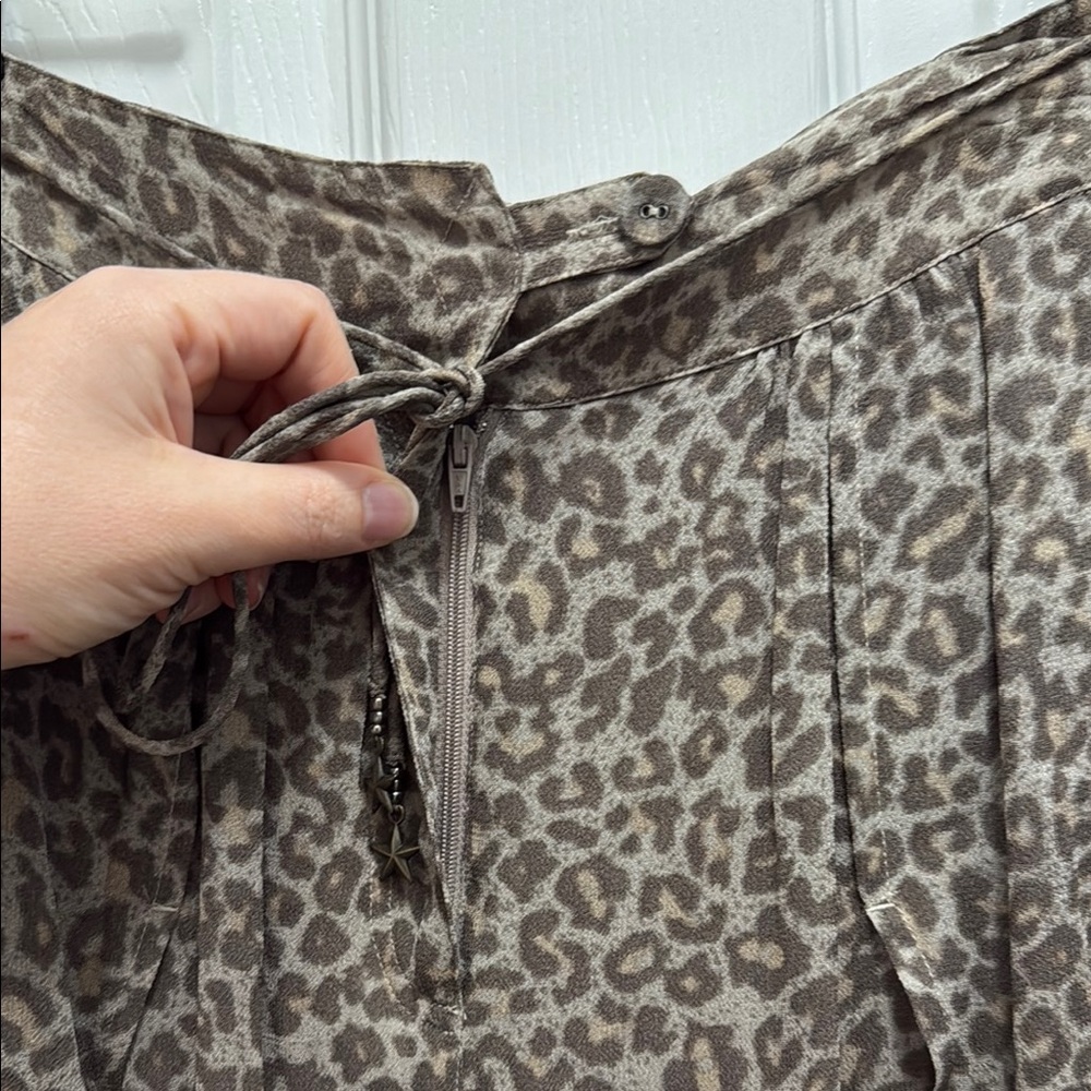 Leopard Print Maxi Skirt - Picture 4 of 4